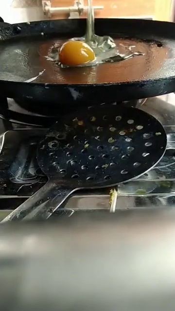 kash shi waqt pr maa se sekh liya hota ....to hostel me ye sab experiment na hote 😅😂#shorts #viral