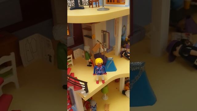 Selin,Селин, Игра в  Домик Playmobil