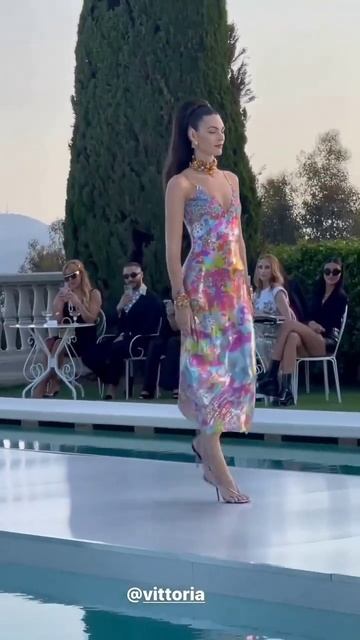 Vittoria walks for La Vacanza two Lipa x Versace in Cannes France 👠🦑#vittoriaceretti#dualipa#versac