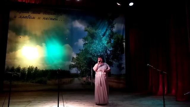 Солистка Валентина Мартышкина