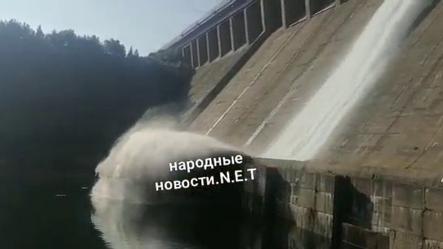 сброс воды на братской гес