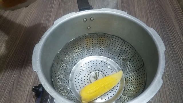 steam corn,How to steam corn,Sweet Corn Recipe,How to Boil Sweet Corn.