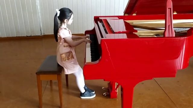 Смірнова Аліса.   П. Захаров " Карусель"