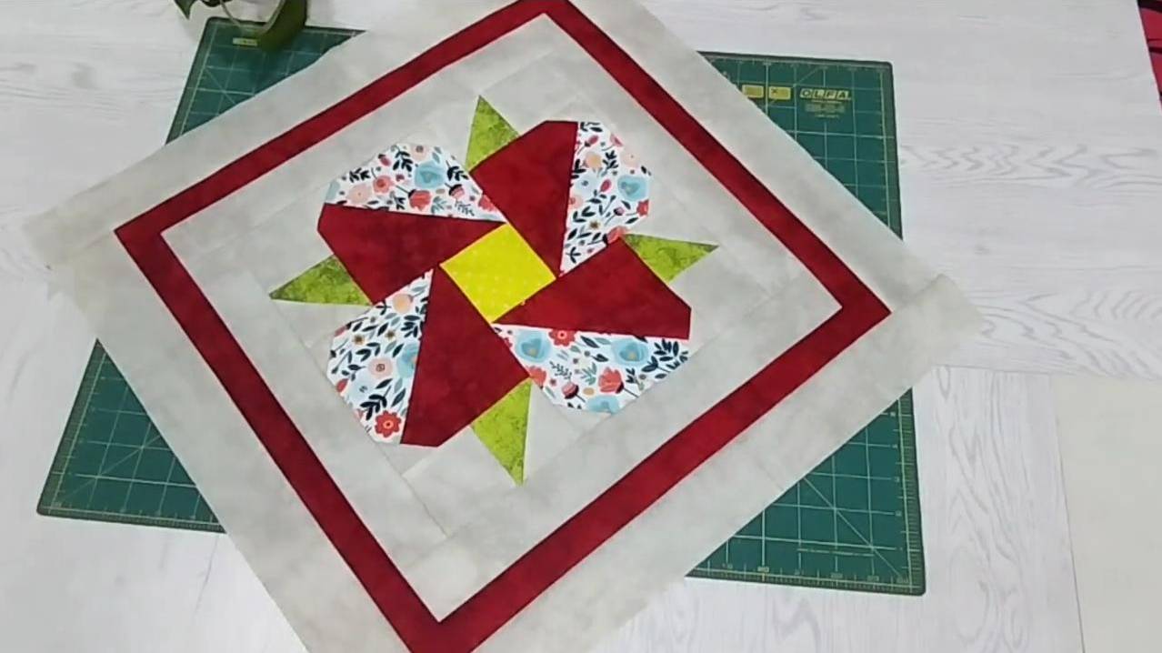 Как сшить красивый цветок для скатерти, чехла для подушки или наволочки. 🥀 Простое лоскутное шитье