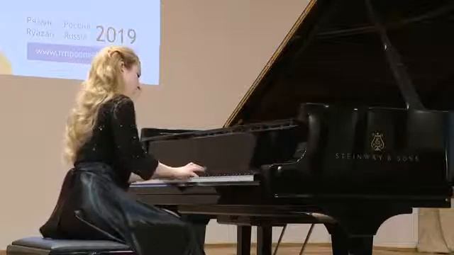 П. И. Чайковский. Диалог, соч. 72  №8. Исполняет  Элина Валиева