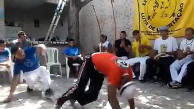Prof. Prateado e Prof. Teco (Capoeira Angola)