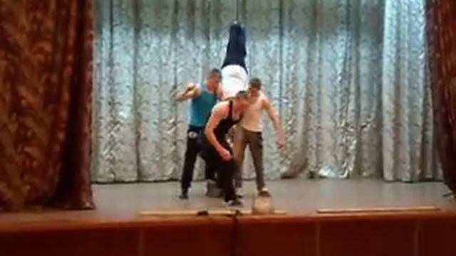 Street Workout.Наша команда Royal Bears Показовий виступ в мiстi Жмеринка.":Жмеринка маэ таланти"