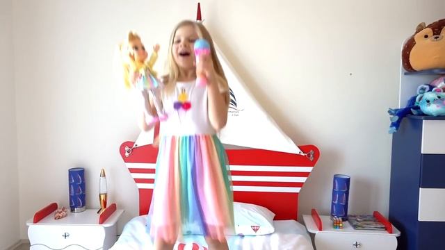 Диана учится петь с Новой куклой Диана Candy Town