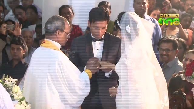 Actress Meera Jasmine weds Engineer