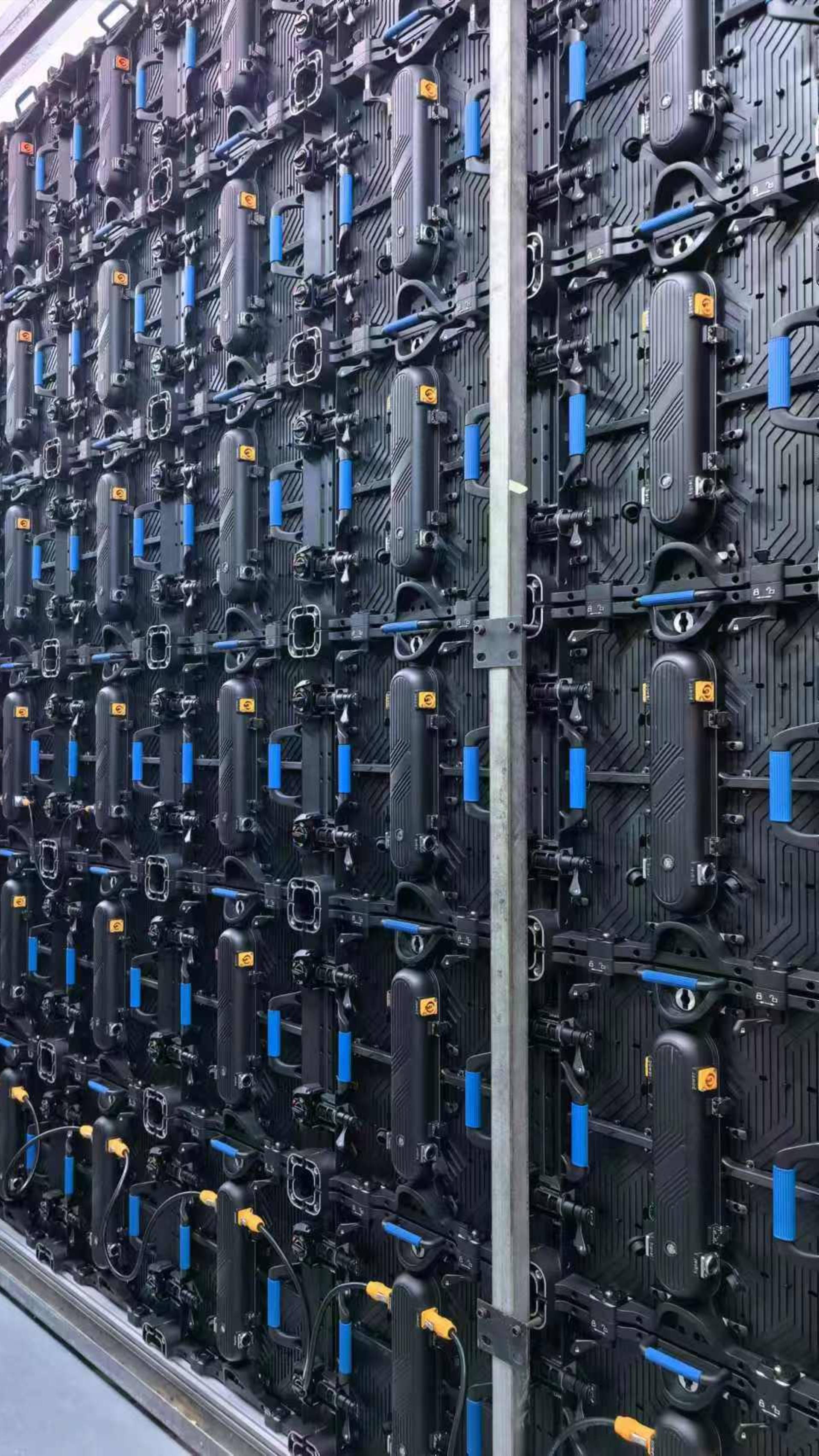 LED экран для проката с возможностью изгиба и монтажа углом