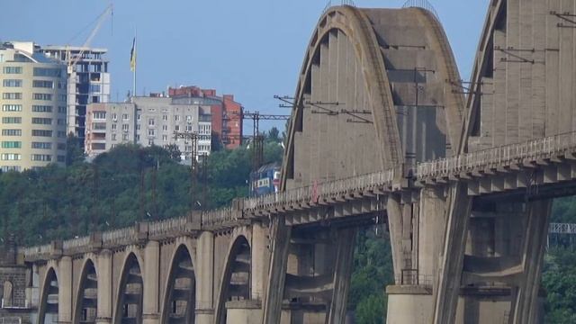 Тепка в гордом одиночестве на Мерефо-Херсонском мосту | ТЭП70-0088 следует резервом в депо НДУ