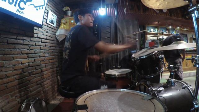 Nyoman Monot Kaligula - Idealis Para Pemangsa, Catastrophe (drum cam)