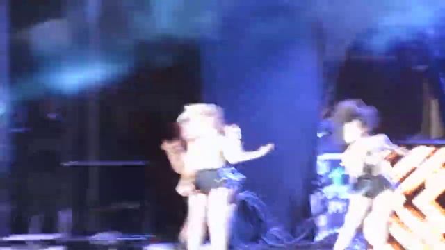 Beyoncé- The Mrs. Carter World Tour: Crazy in Love (BH 11\09)