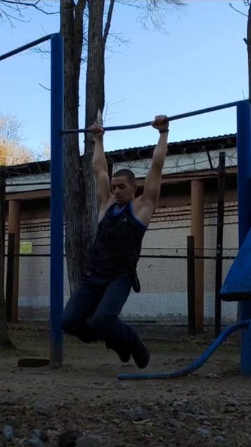 Как накачаться на турнике - легко! #calisthenics #workout #pullups #dips