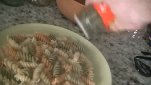 Cooking When You're Broke As Hell: Episode One "Alfredo Tomato Pasta"