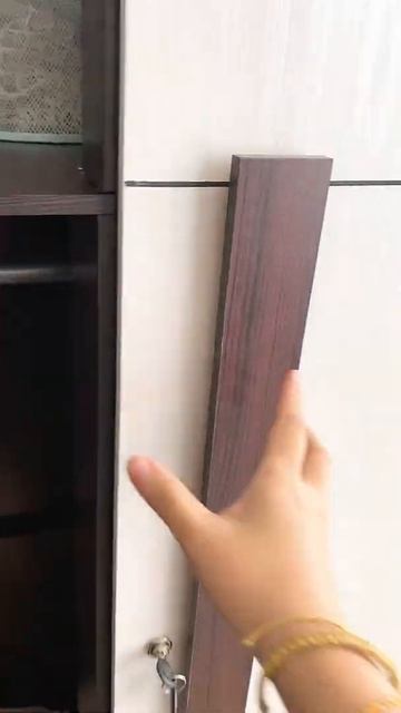 GRATIS ONGKIR SE-INDONESIA !! Lemari Pakaian/ Rak Pakaian Kayu 3 Pintu Anti Rayap  - REN