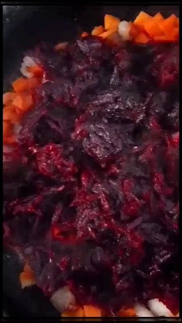 Свекольник  по - деревенски с домашними сухариками ! 🥰   Невозможно остановиться! 😋