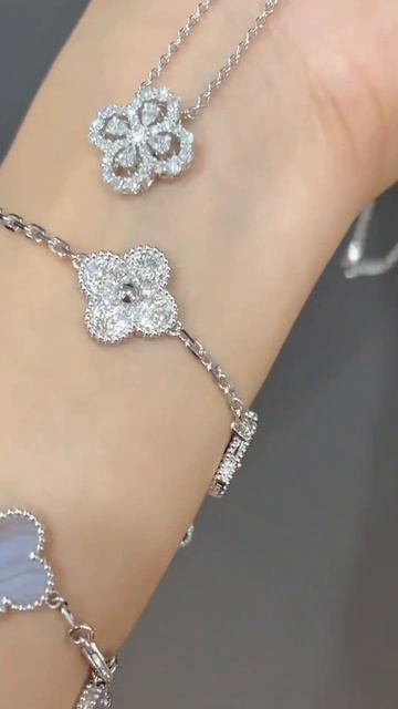 Four Leaf Clover Necklace  #finejewelry  Jewelry#fashion Jewelry #van  Cleef & Arpels bracelet