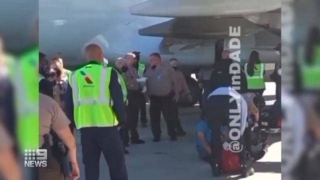 Stowaway survives flight hidden in plane’s landing gear | 9 News Australia