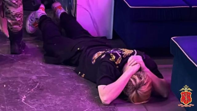 Полицией_задержан_мигрант,организовавший_в_караоке_клубе_в_Петербурге !!!