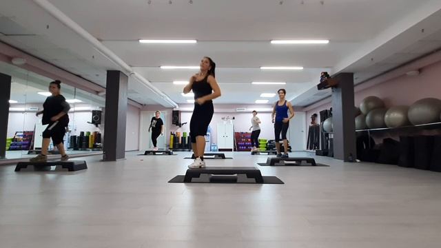 СТЕП АЭРОБИКА ЦЕЛАЯ ТРЕНИРОВКА / STEP AEROBICS / 15.10.2022гг