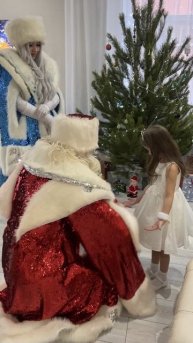 К Лизе приходили Дедушка Мороз и Снегурочка