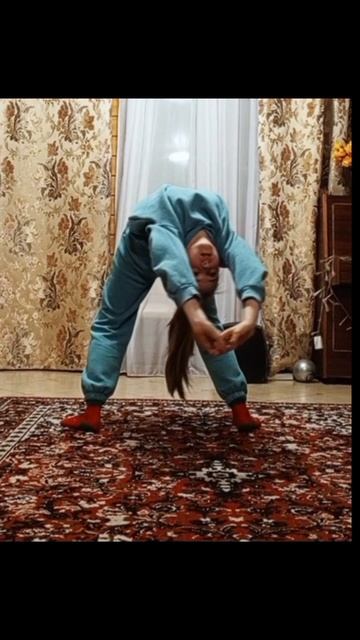 Делаем это упражнение 6 раз в день и забываем про боль в спине 🤣🤣🤣