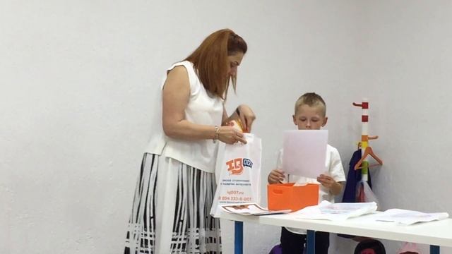 Стёпа получает диплом об окончании супер секретной и умной школы IQ Agent август 19