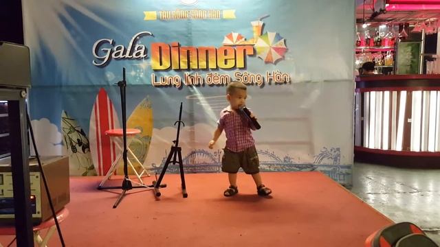 Tom dien van nghe tau du lich