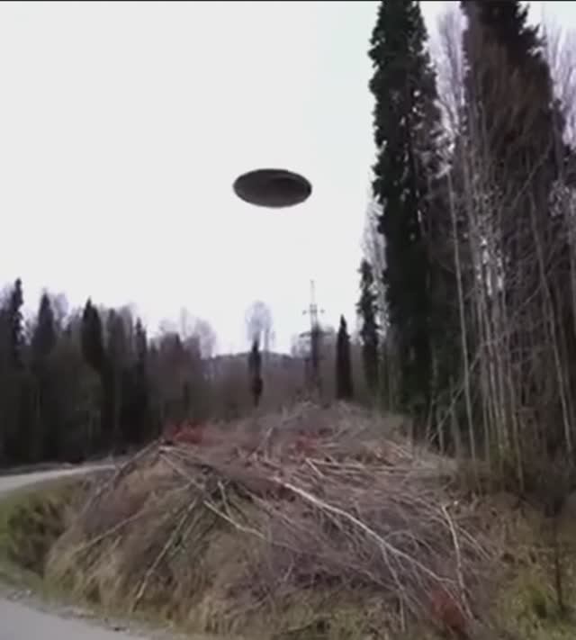 Близкий Контакт с Летающей Тарелкой