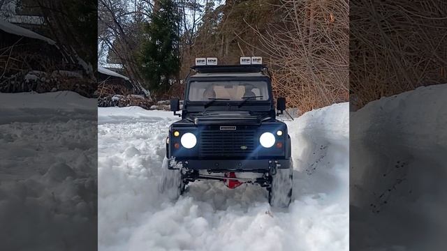 RC Defender по снежку