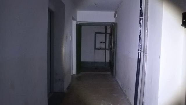 Тест фонаря Ultraflash E1334. Освещение коридора