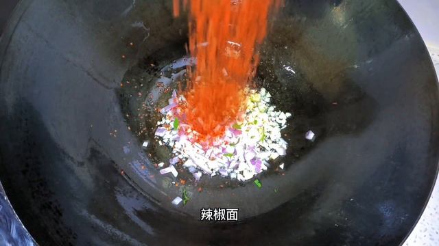 Sauce tofu 澆汁豆腐  街邊小吃， 吃一口就讓您忘不掉的味道。也是這個味道     讓這個小吃在街邊火了幾十年