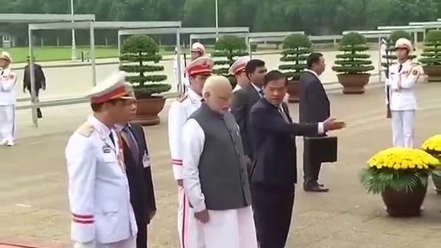 PM Narendra Modi pays homage at mausoleum of Ho Chi Minh in Hanoi | PMO