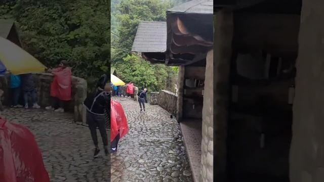 Эквадор,Баньос,водопад Котёл Дьявола,флора,цветы,горы,мост,река,фрукты,январь 2023.