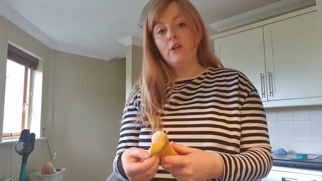 Banana Bread Cupcake Recipe and What I Eat In A Day!