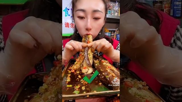 еда на камеру.мокбанк.