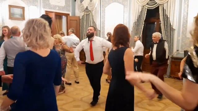 Скоро праздник у мужчин. Празднуем красиво!!!💥🥂🍾.mp4