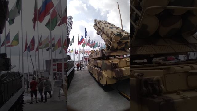 Мощные реактивные системы С-300 развёрнуты на полях боевых действий