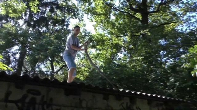 Решили покушать во время съемок