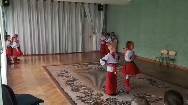 Сценка Гарна я дівчина