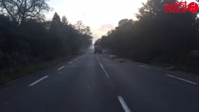 Un camion de paille en feu à Saint-Mars-d'Égrenne