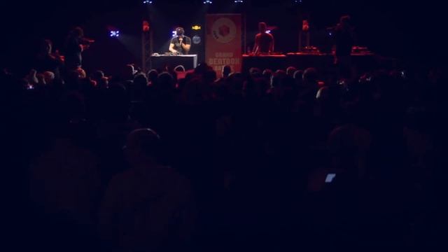 MB14 vs SARO ¦ Grand Beatbox LOOPSTATION Battle 2017 ¦ SEMI FINAL