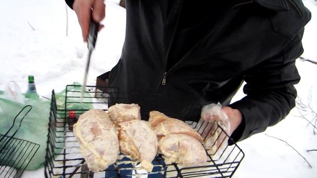 Угарный шашлычок зимой на Руси. Веселая прогулка по городу Чехов.
