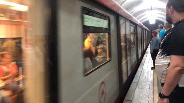 81-775/776/777 Дейна (Москва 2020) На станции Таганская