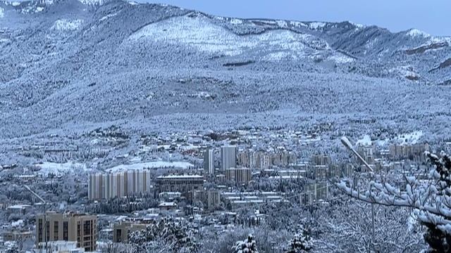 Ялта.Второй день внезапного пришествия зимы на ЮБК!17.02.25. Снежно/редкая красота.Крым.Crimea.Yalta