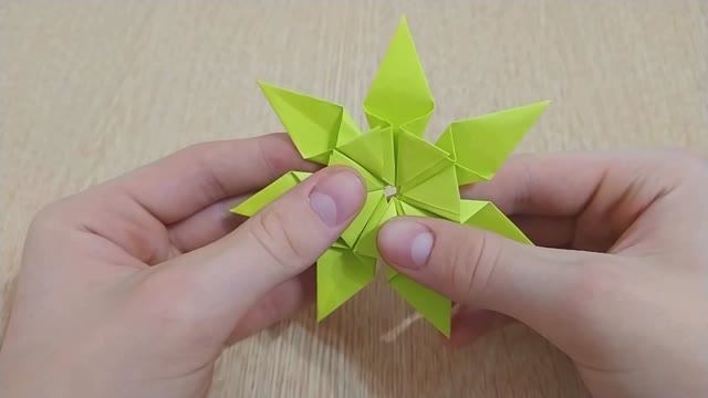 Цветы из бумаги своими руками