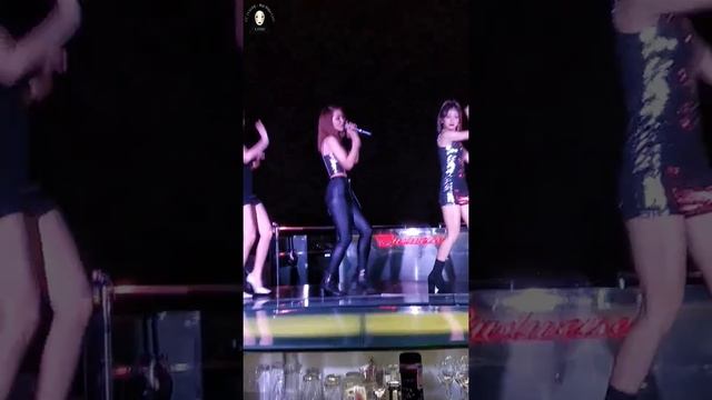 [Fancam Ivone]180929 Take It Slow + Party Girlz @Air 360 Sky Lounge