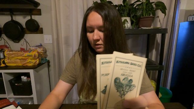 True Leaf Fall Grab Bag- 40 seed packs UNBOXING (I'M NOT AFFILIATED WITH THIS COMPANY)