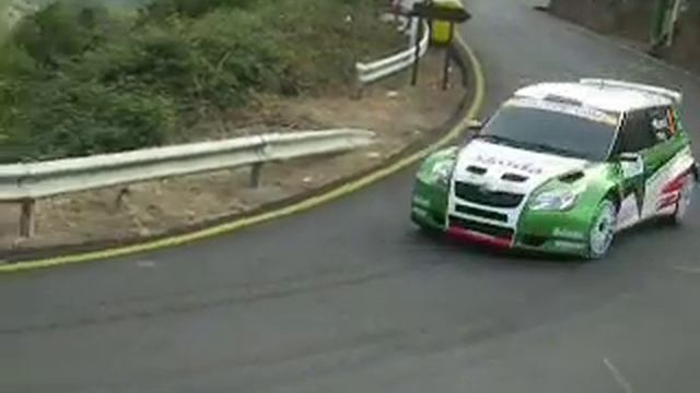 Rally El Corte Ingles 2010 Skoda Fabia Super 2000 IRC Tramo Moya III.avi